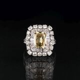 Hochkarätiger Fancy-Diamant-Ring mit feinem Diamant-Besatz - Bild 1