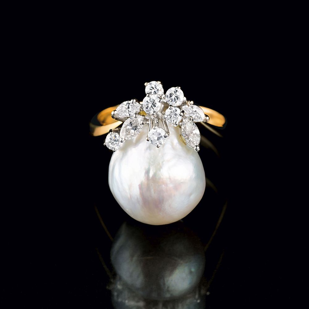 A Pearl Diamond Ring