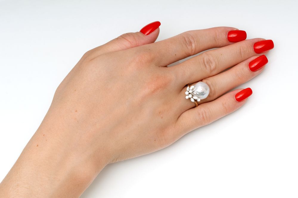 A Pearl Diamond Ring - image 3