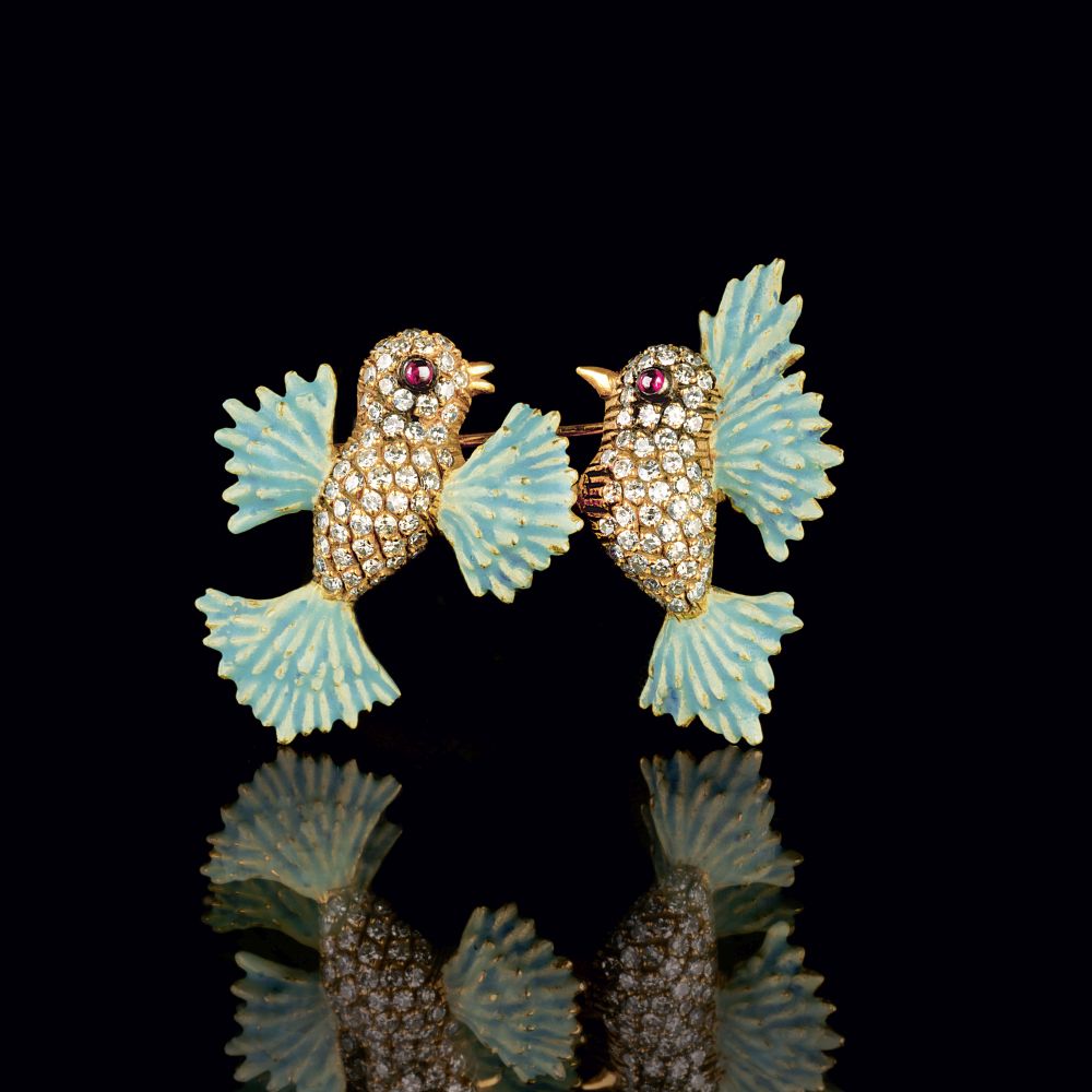 An Art Nouveau Diamond Brooch with enamel ornaments 'Guêpier' An Art Nouveau Diamond Brooch with enamel ornaments 'Guêpier'