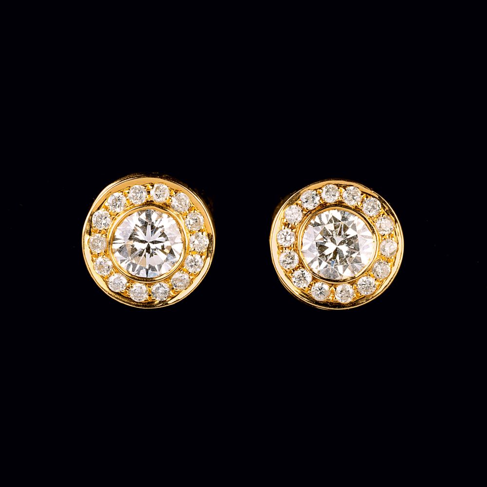 A Pair of Solitaire Diamond Earstuds