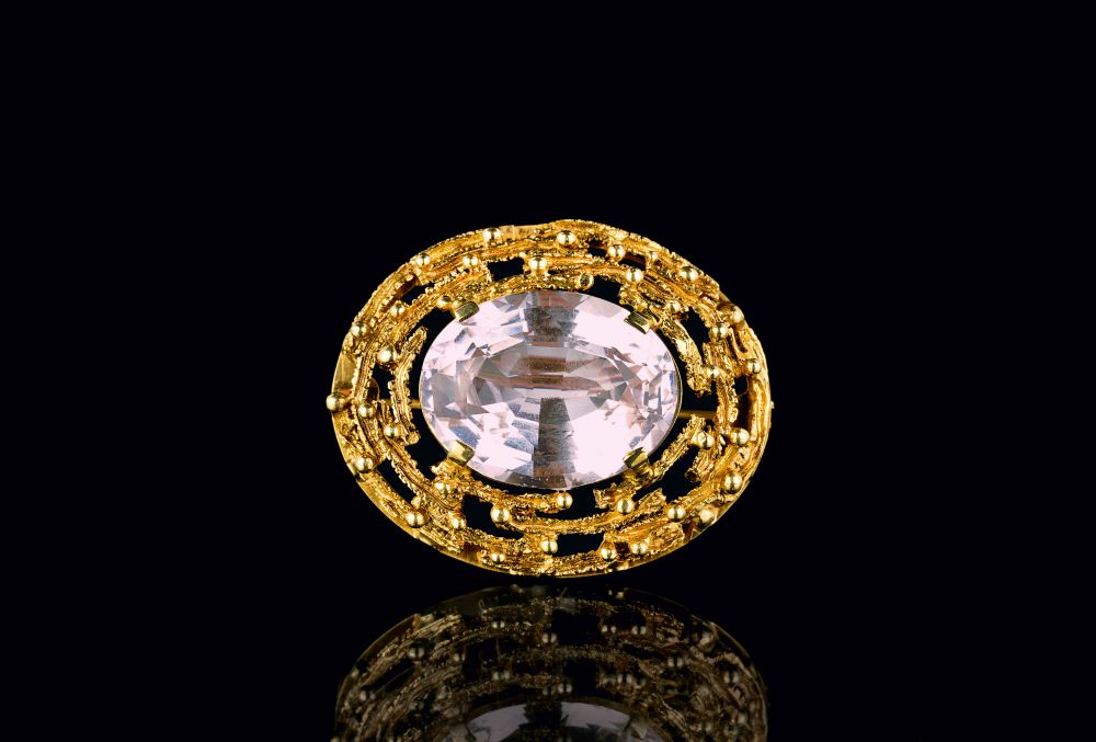 A Vintage Morganite Brooch