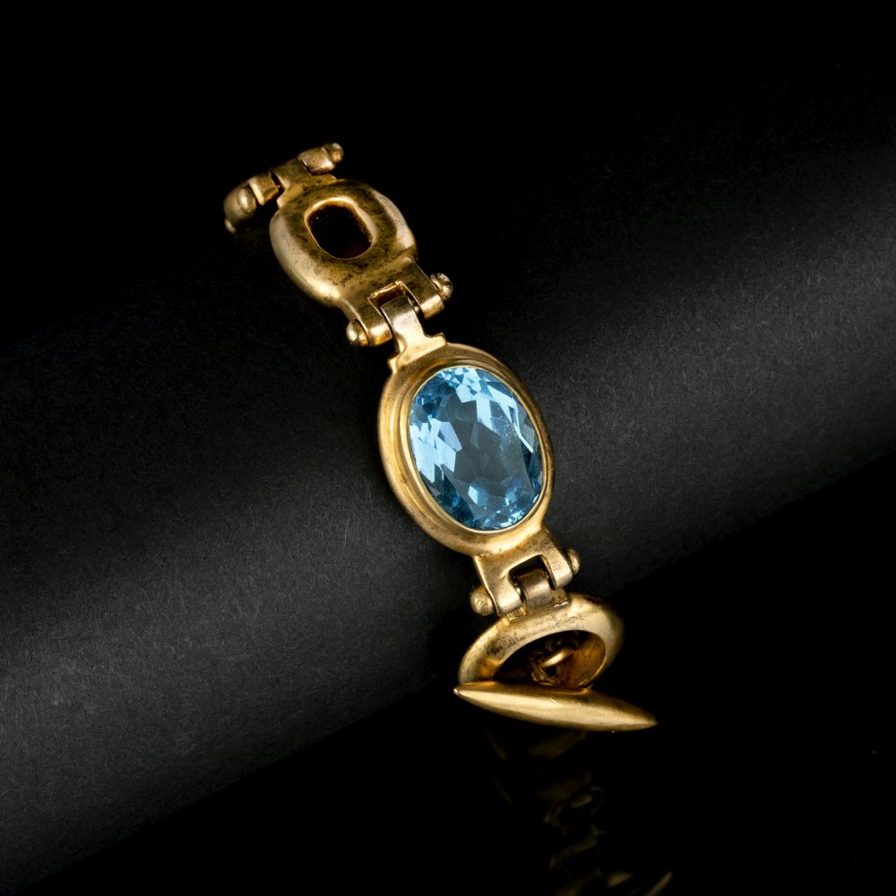 A gilded bracelet with Topaz A gilded bracelet with Topaz