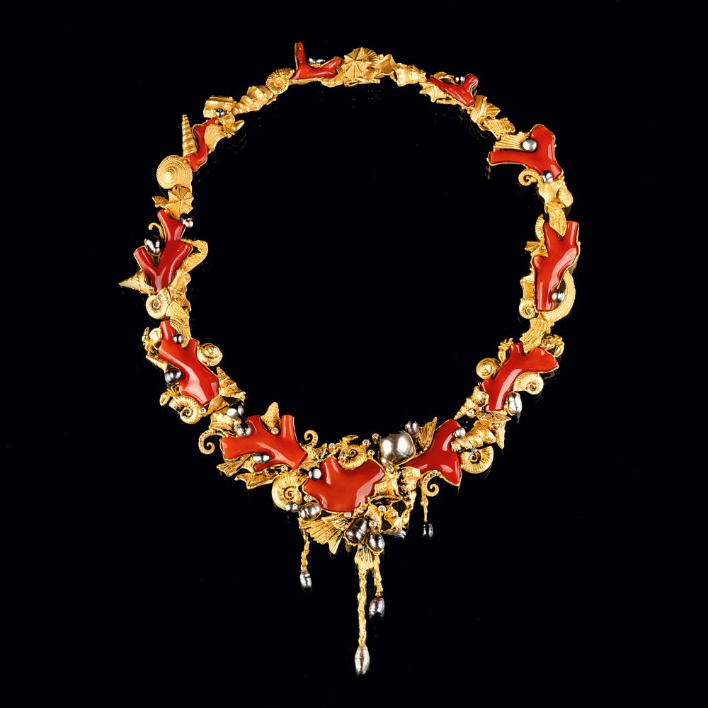 An extraordinary Pearl Coral Diamond Gold Necklace 'Ocean Life'