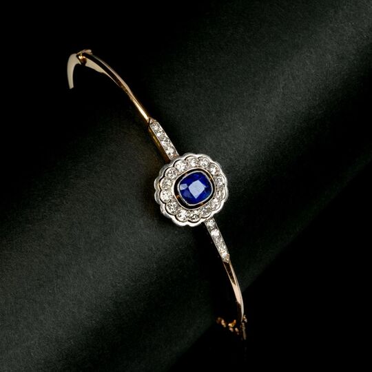 An Art Nouveau Bangel Bracelet with Sapphire and Diamonds