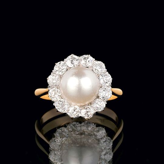 A Pearl Diamond Ring