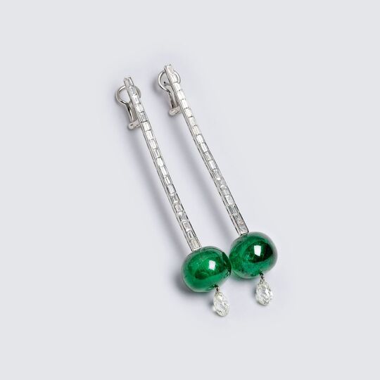 Paar außergewöhnlicher Diamant-Ohrhänger mit Smaragd-Kugeln