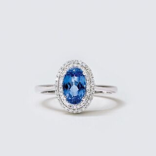 A Tanzanite Diamond Ring