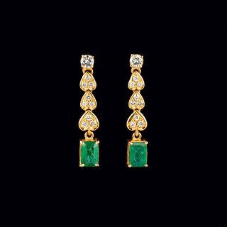 A Pair of Emerald Diamond Earpendants with Hearts