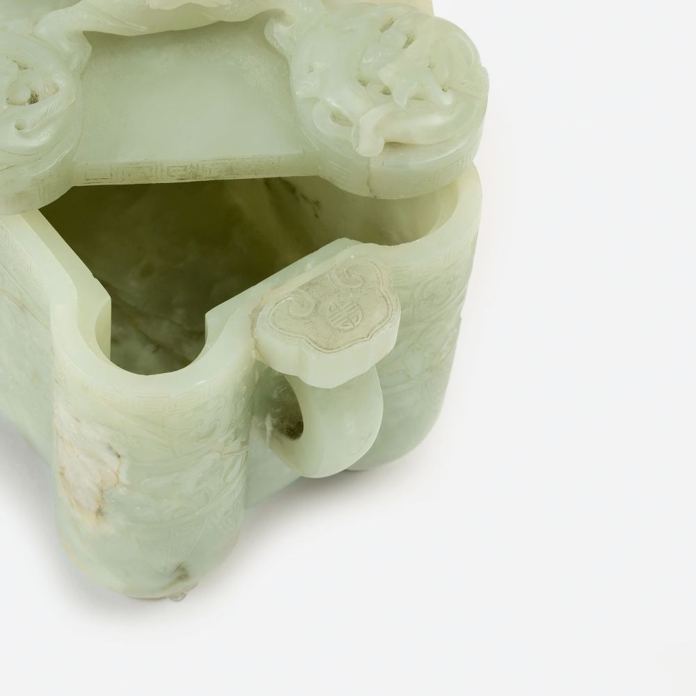 Archaisches Räuchergefäß aus hellgrüner Jade - Bild 2