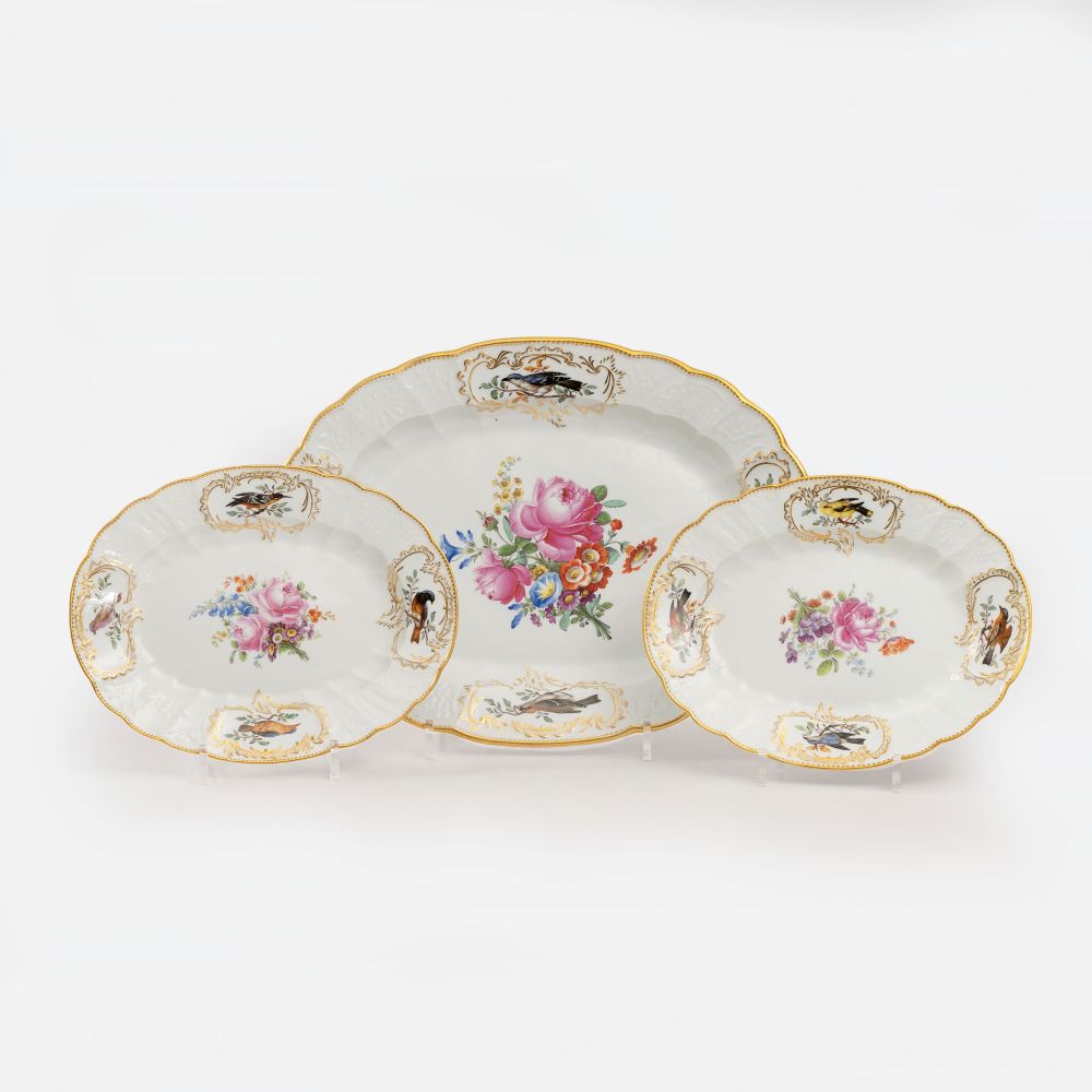 A Set of 3 Oval Dishes with Dulong Relief