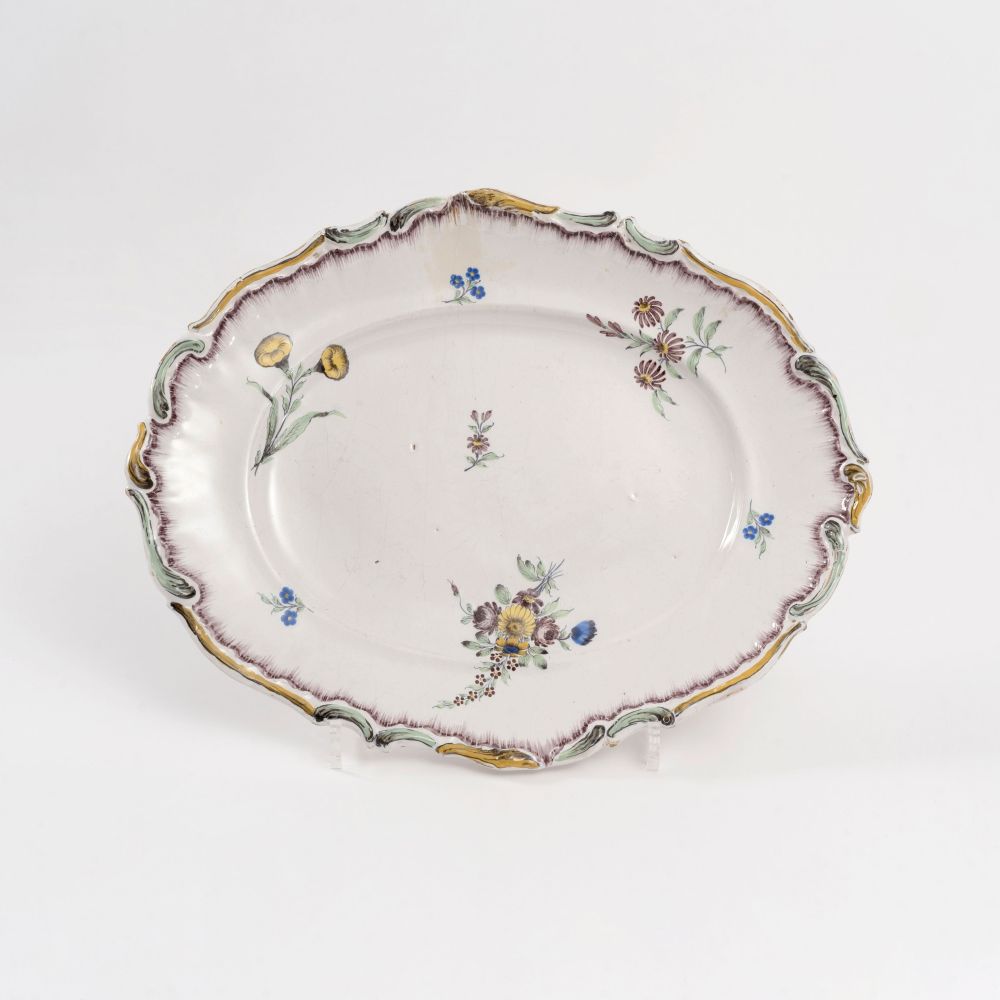 An Oval Faience Dish with Flower Painting An Oval Faience Dish with Flower Painting