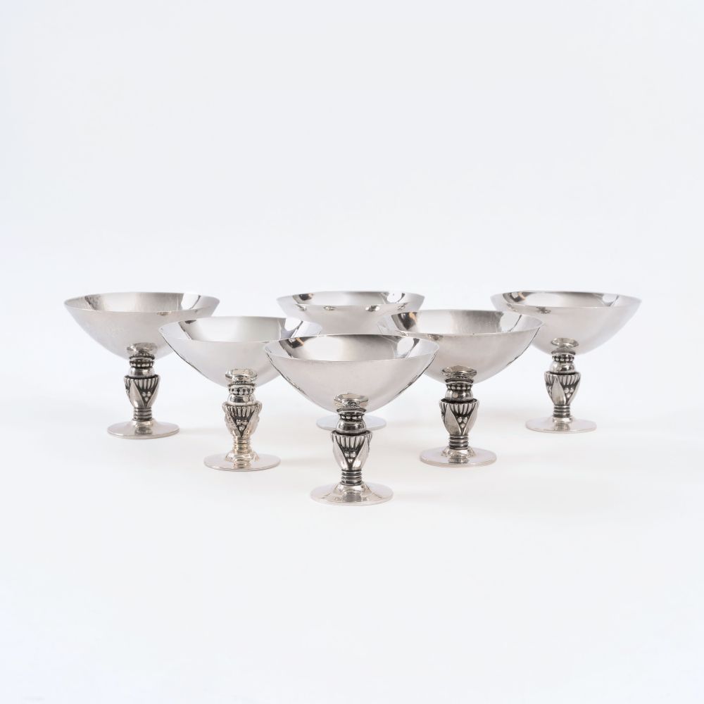 A Set of 6 Cocktail Bowls No. 572A by Gundorph Albertus