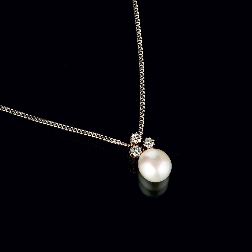 Brillant-Perl-Anhänger an Kette Brillant-Perl-Anhänger an Kette