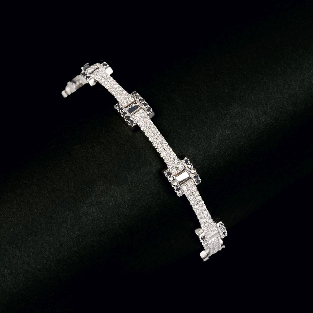 A two-coloured Diamond Bracelet