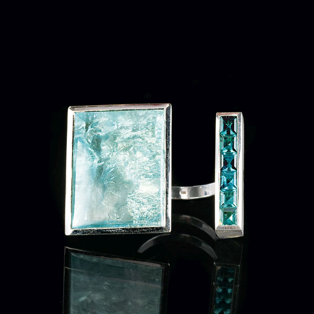 An Aquamarine Topaz Ring