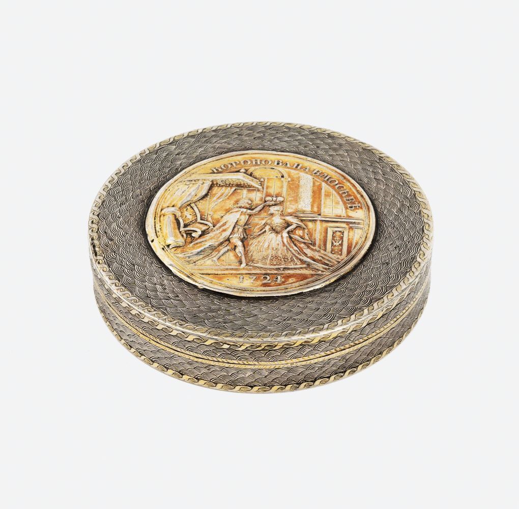 A Russian Bonbonnière with Medaillon 'Coronation of Catherine I of Russia 1724'