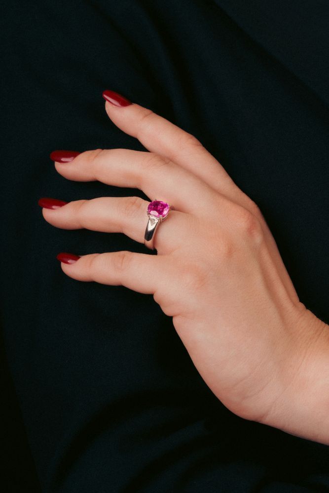 A Natural fine-coloured Pink-Sapphire Ring - image 2