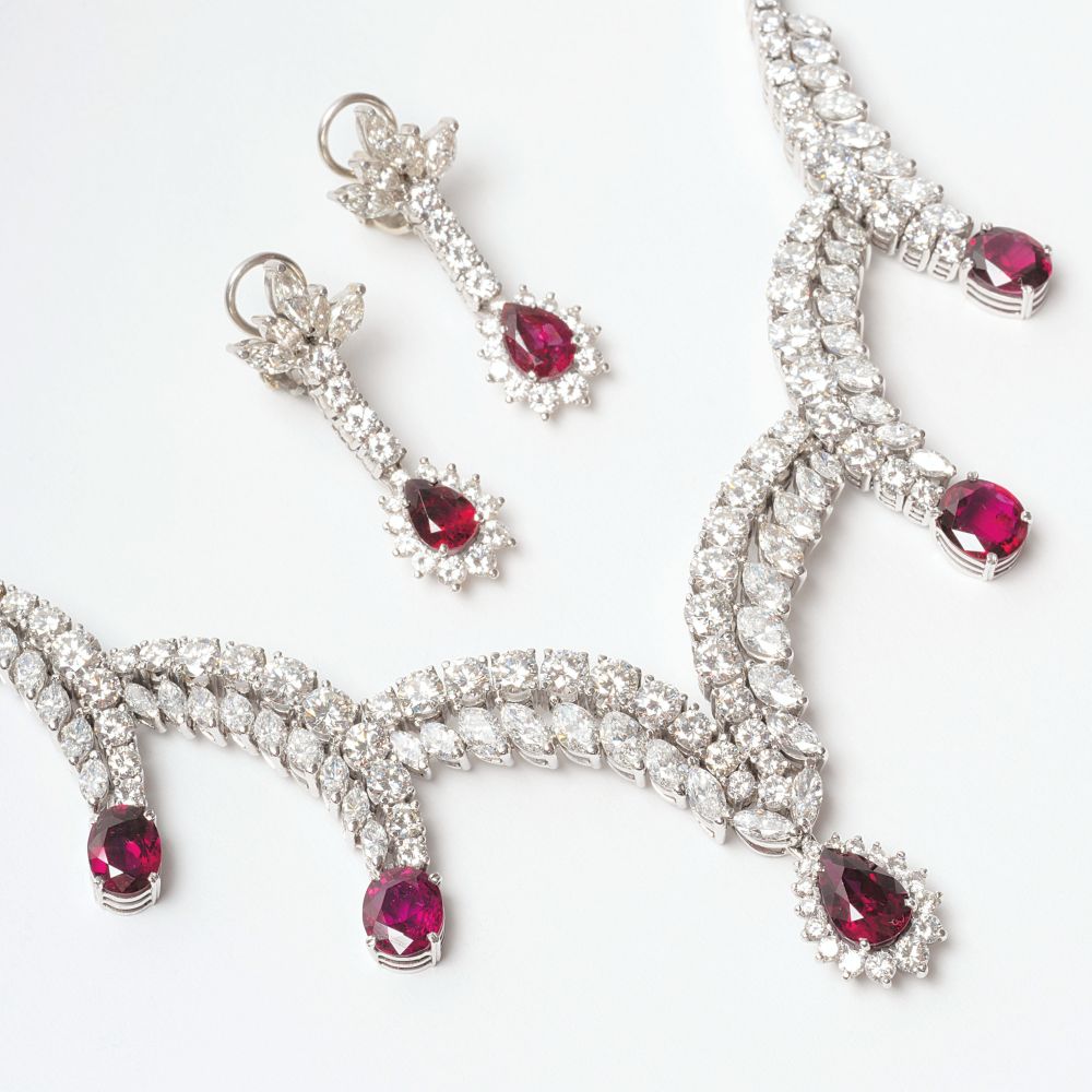 Einzigartige 'Robe de gala' Demi-Parue mit natürlichen Rubinen und fein-weißem Diamant-Besatz - Bild 2