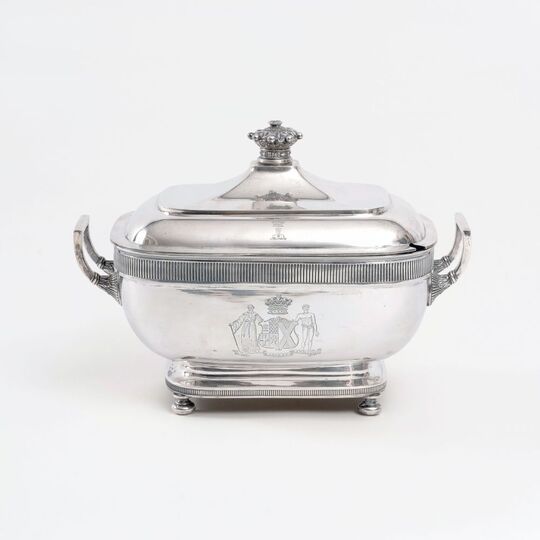 A Large noble George III Tureen