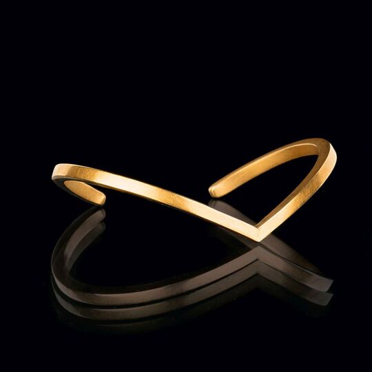 A modern Gold Bangle Bracelet