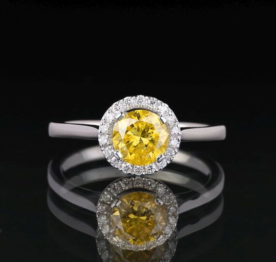 Vivid Fancy Diamant-Ring