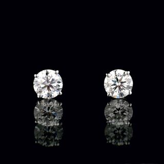 A Pair of feine white Solitaire Diamond Earstuds