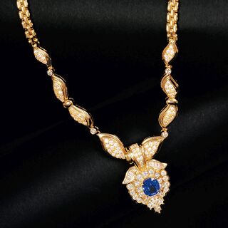 A Diamond Necklace with fine Sapphire