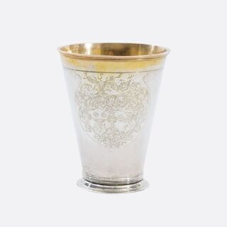 Großer russischer Barock-Becher mit Gravur-Dekor