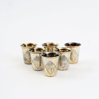 A Set of 6 Vodka Cup with engraved Ornaments