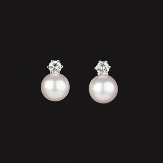 A Pair of Pearl Solitaire Diamond Earstuds