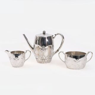 Anton Michelsen, gegr. 1841, Kopenhagen - Jugendstil-Kaffeeservice mit Floral-Dekor 'Distelblumen' Jugendstil-Kaffeeservice mit Floral-Dekor 'Distelblumen'