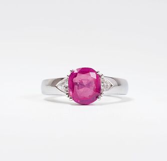 Natürlicher, feinfarbiger Pink-Saphir-Ring