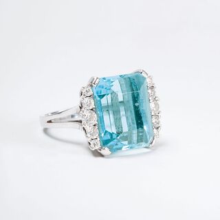 An Aquamarine Diamond Ring