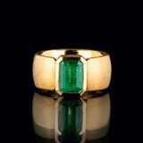 An Emerald Gold Ring