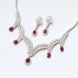 Einzigartige 'Robe de gala' Demi-Parue mit natürlichen Rubinen und fein-weißem Diamant-Besatz - Bild 1