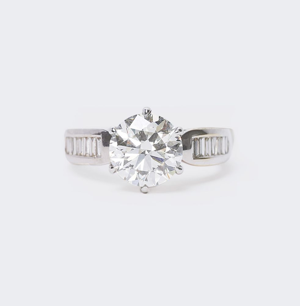 A highcarat, white Solitaire Diamond Ring A highcarat, white Solitaire Diamond Ring