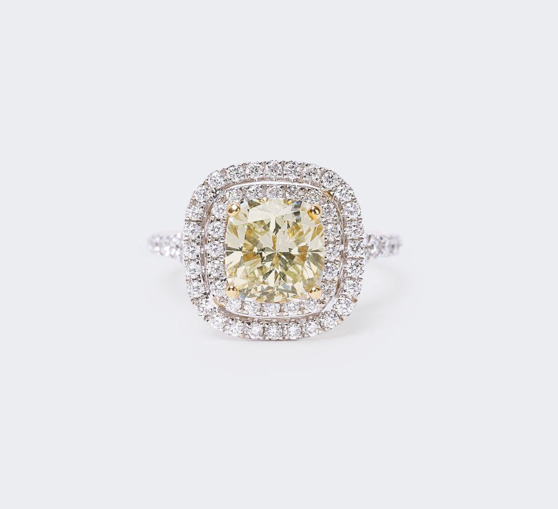 Fancy-Diamant Ring mit Brillant-Besatz