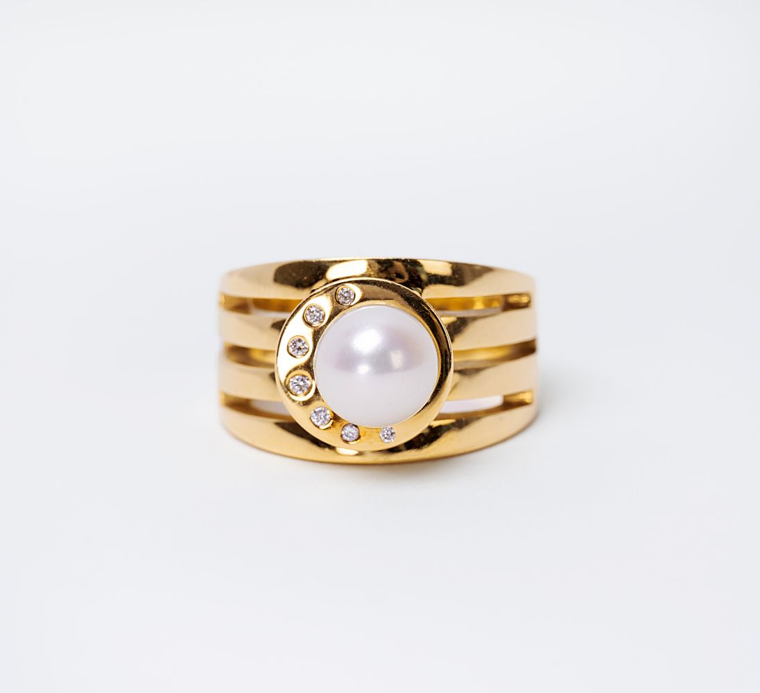 A Pearl Diamond Ring