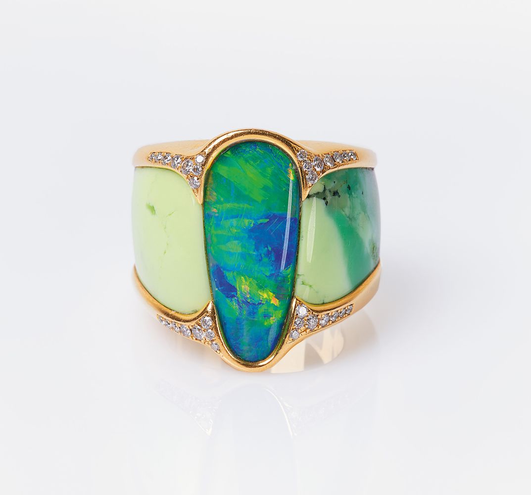 Boulder-Opal-Bandring mit Brillanten