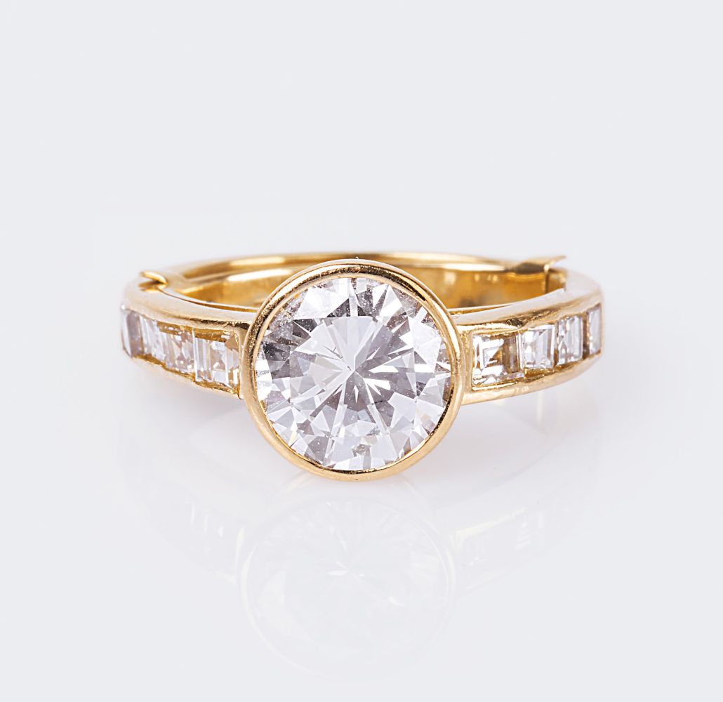 A fine-white Solitaire Diamond Ring A fine-white Solitaire Diamond Ring