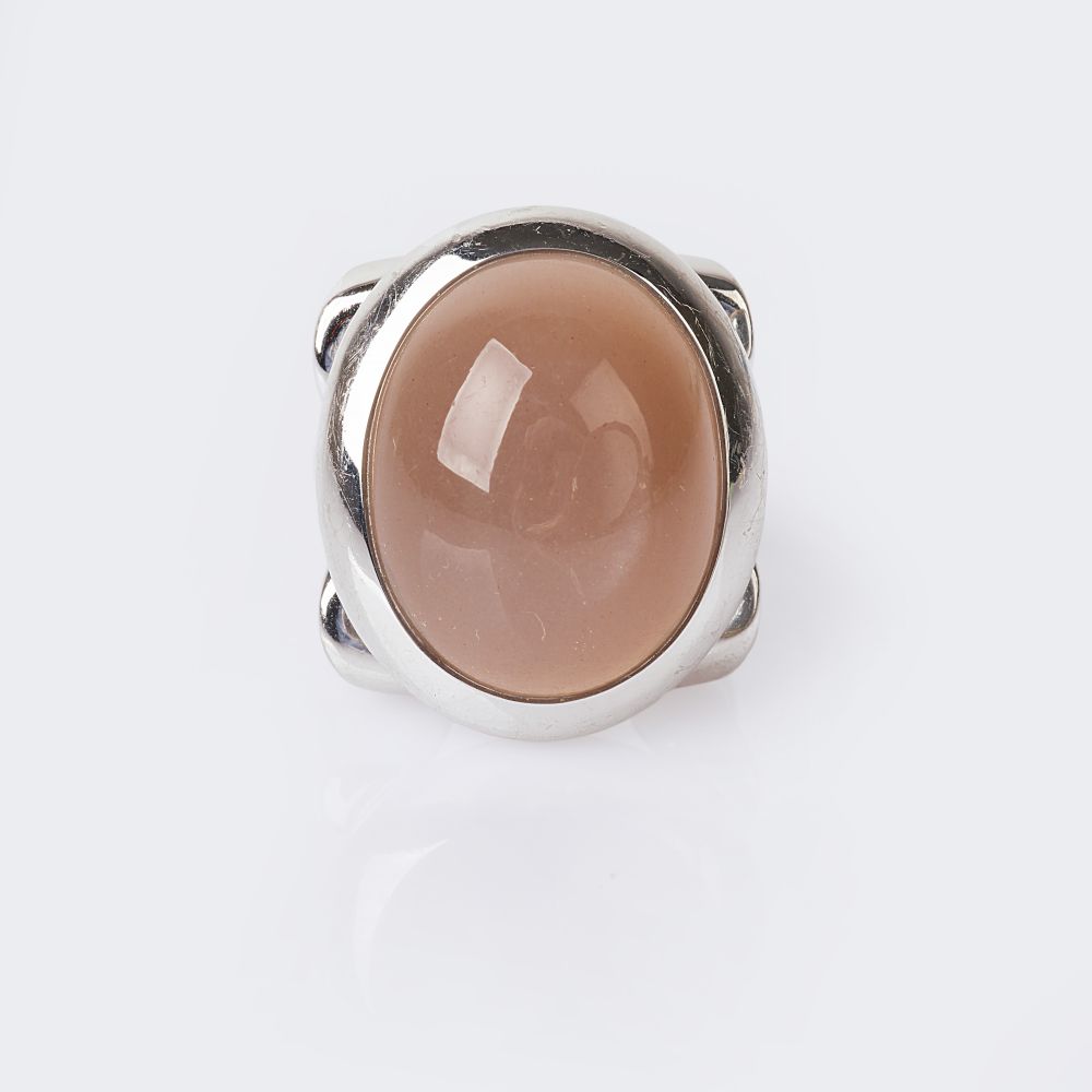 Cocktail-Ring mit Mondstein-Cabochon