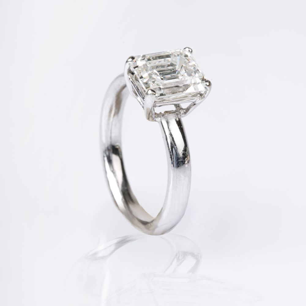 Hochkarätiger Solitär-Ring im Emerald Cut - Bild 2