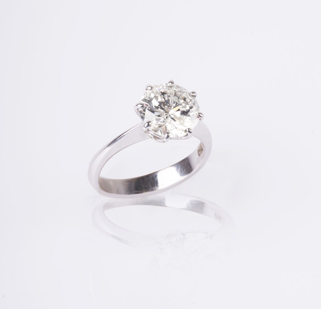 A highcarat Solitaire Diamond Ring - image 2