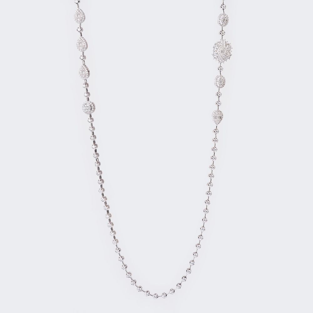 Sehr lange Diamant-Kette Sehr lange Diamant-Kette
