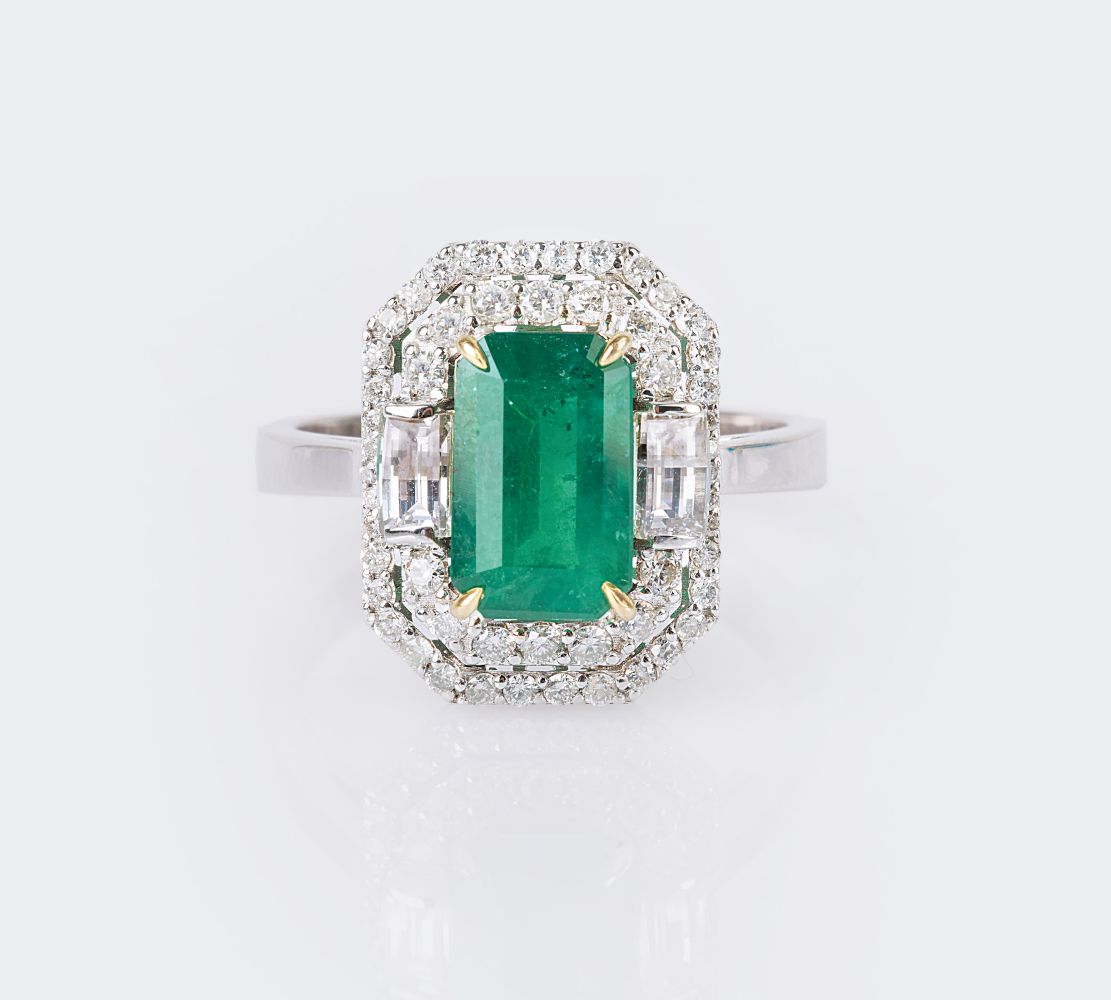 Klassisch-eleganter Smaragd-Brillant-Ring Klassisch-eleganter Smaragd-Brillant-Ring