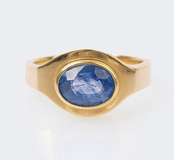 A Sapphire Gold Ring