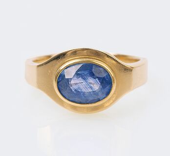 A Sapphire Gold Ring