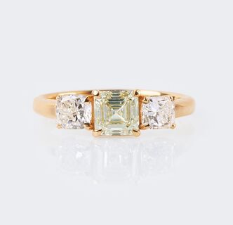 Feiner Fancy-Diamant-Ring