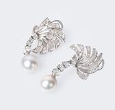 A Pair of Diamond Pearl Earpendants